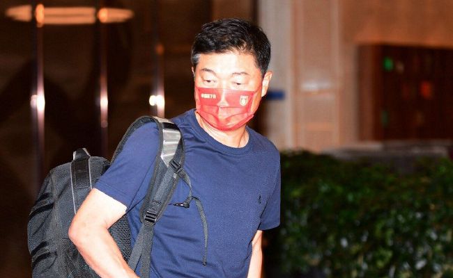 这一刻，与其说他们融入了角色，不如说他们融入了历史